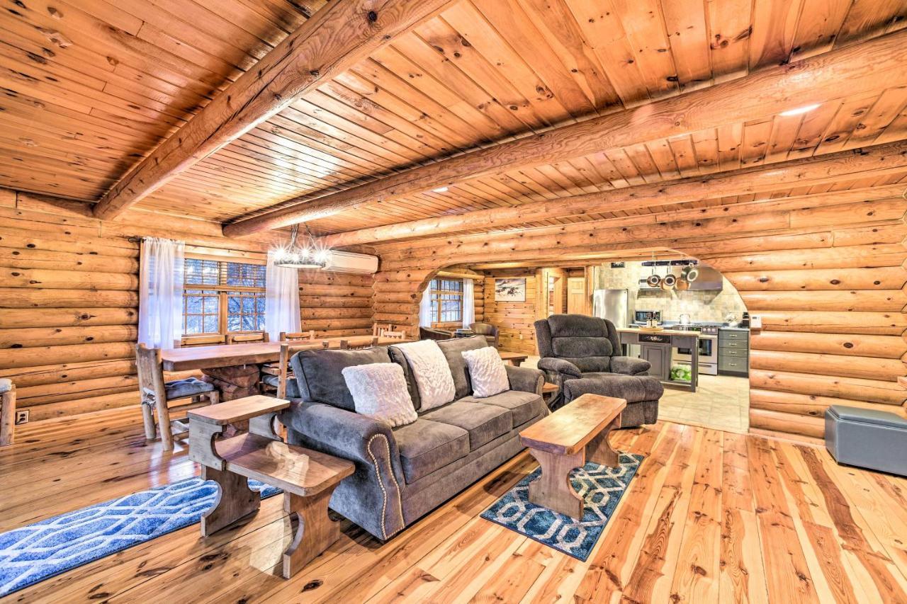 Spacious Cabin With Decks Near Saratoga Springs Middle Grove Экстерьер фото