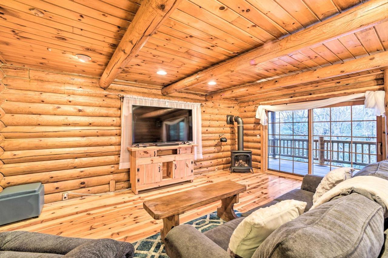 Spacious Cabin With Decks Near Saratoga Springs Middle Grove Экстерьер фото