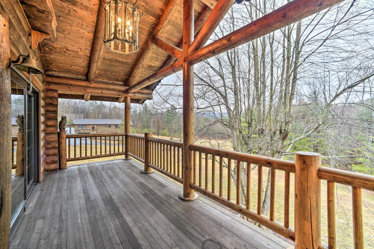 Spacious Cabin With Decks Near Saratoga Springs Middle Grove Экстерьер фото